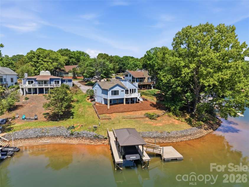 19011 Kailua Circle, Tega Cay, SC 29708.  MLS# CAR4367824, YatesRealty ID 13553. 