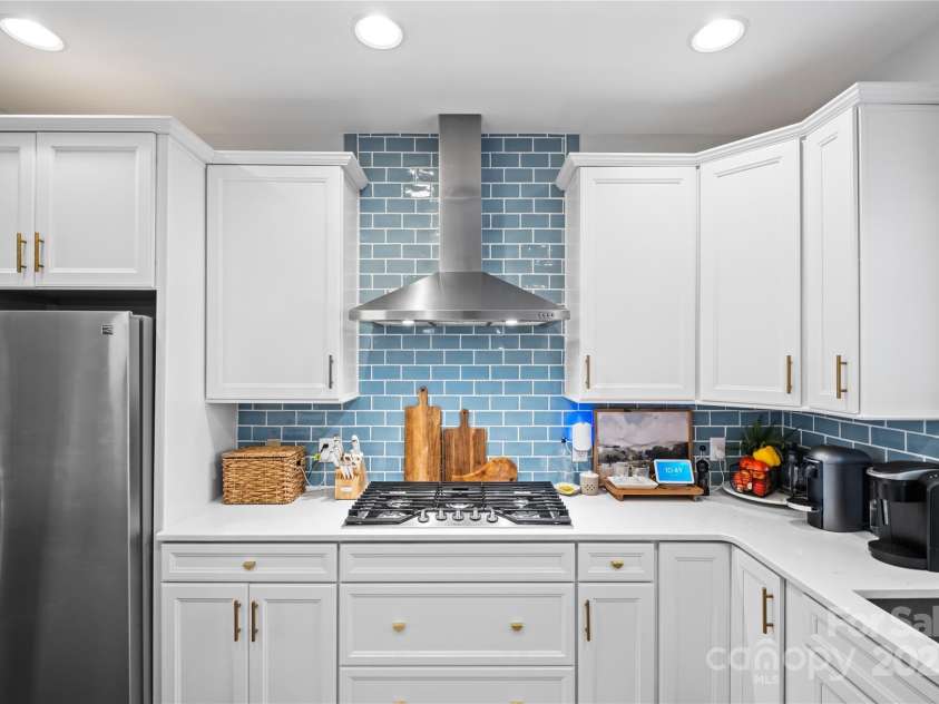 2863 Grand Union Way, Charlotte, NC 28209.  MLS# CAR4255698, YatesRealty ID 13555. 