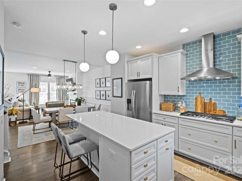 2863 Grand Union Way, Charlotte, NC 28209.  MLS# CAR4255698, YatesRealty ID 13555. 