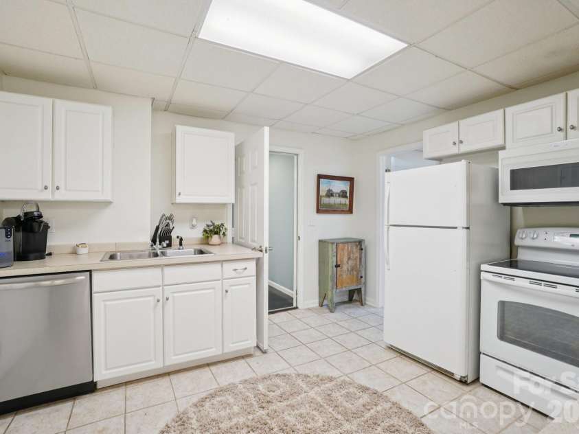 4005 Little River Road, Hendersonville, NC 28739.  MLS# CAR4352423, YatesRealty ID 13556. 