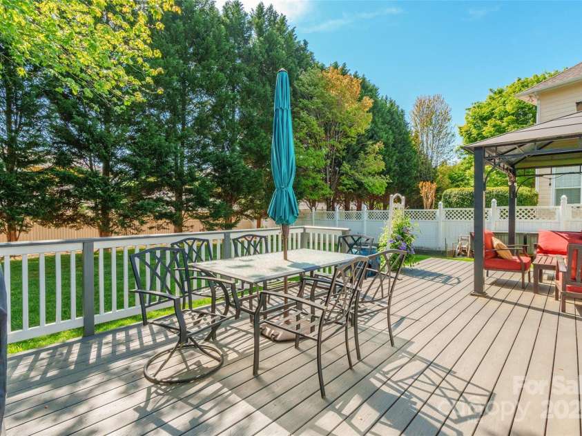 8428 Westmoreland Lake Drive, Cornelius, NC 28031.  MLS# CAR4248143, YatesRealty ID 13556. 