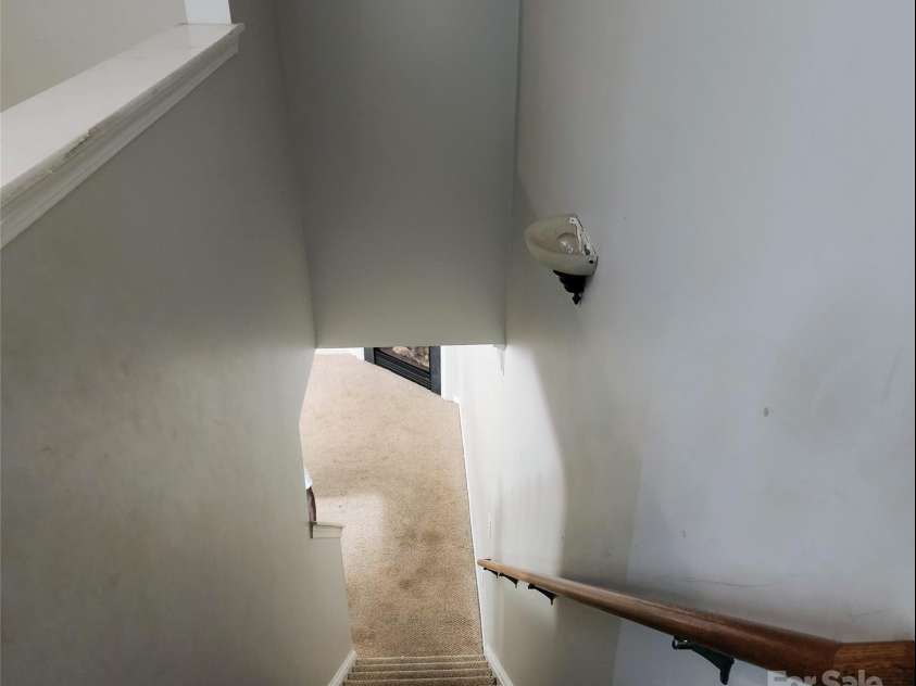 616 Mountain Quail Drive, Charlotte, NC 28216.  MLS# CAR4247404, YatesRealty ID 13557. 