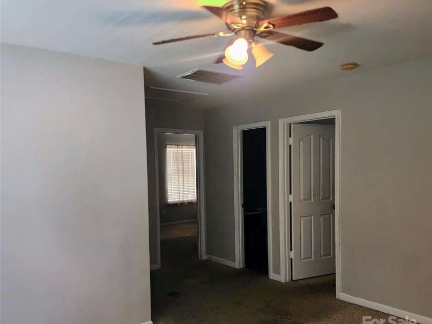 616 Mountain Quail Drive, Charlotte, NC 28216.  MLS# CAR4247404, YatesRealty ID 13557. 