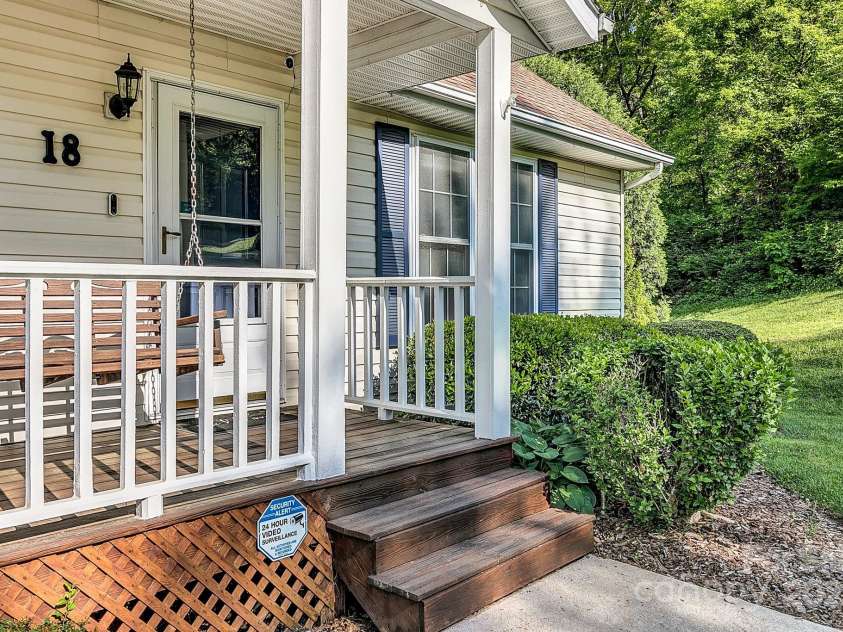 18 Surrey Run, Asheville, NC 28803.  MLS# CAR4250813, YatesRealty ID 13558. 