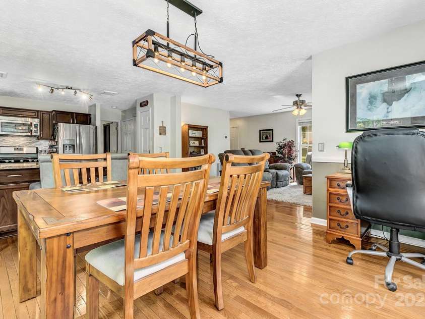 18 Surrey Run, Asheville, NC 28803.  MLS# CAR4250813, YatesRealty ID 13558. 