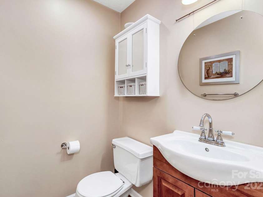 18 Surrey Run, Asheville, NC 28803.  MLS# CAR4250813, YatesRealty ID 13558. 