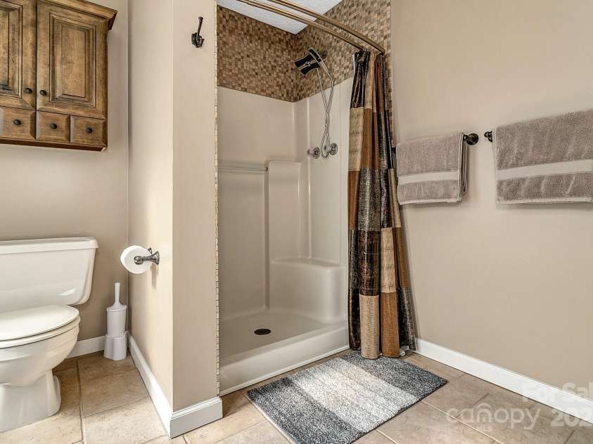 18 Surrey Run, Asheville, NC 28803.  MLS# CAR4250813, YatesRealty ID 13558. 