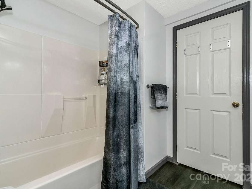 18 Surrey Run, Asheville, NC 28803.  MLS# CAR4250813, YatesRealty ID 13558. 