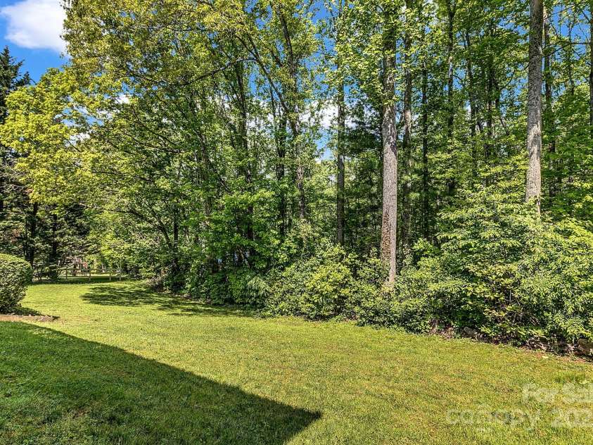 18 Surrey Run, Asheville, NC 28803.  MLS# CAR4250813, YatesRealty ID 13558. 