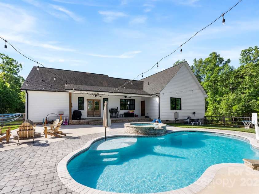 4453 Buffalo Shoals Road, Maiden, NC 28650.  MLS# CAR4251546, YatesRealty ID 13559. 