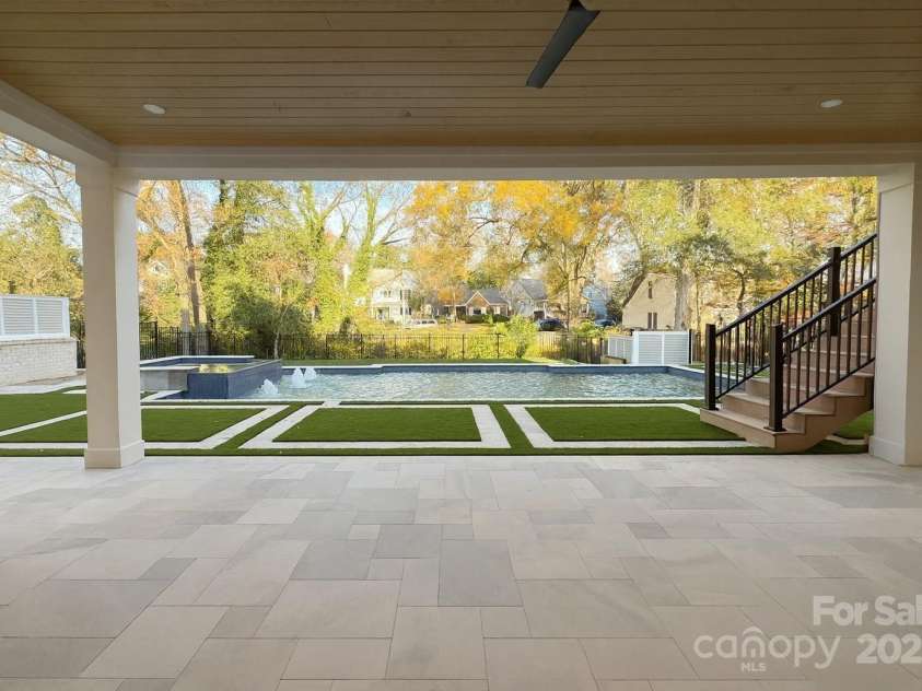 1519 Lynway Drive, Charlotte, NC 28203.  MLS# CAR4298826, YatesRealty ID 1356. Certain images have been virtually staged or digitally modified to demonstrate potential layout, furnishings, or finishes. These images are for illustrative purposes only and do not represent current furnishings or comple