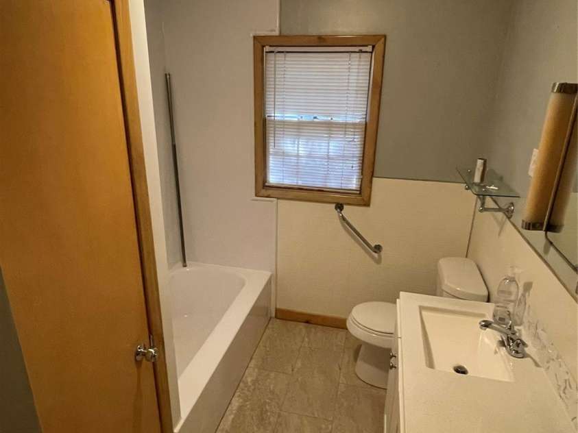 8725 Bringle Ferry Road, Salisbury, NC 28146.  MLS# CAR4218468, YatesRealty ID 1356. Bath w/linen closet at left