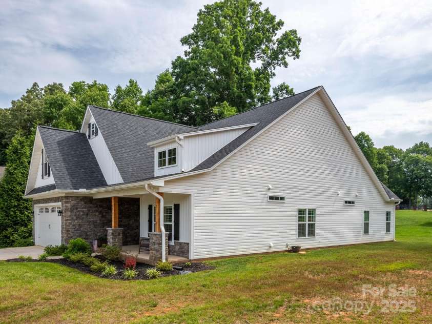 182 Mackenzie Court, China Grove, NC 28023.  MLS# CAR4258422, YatesRealty ID 13560. 