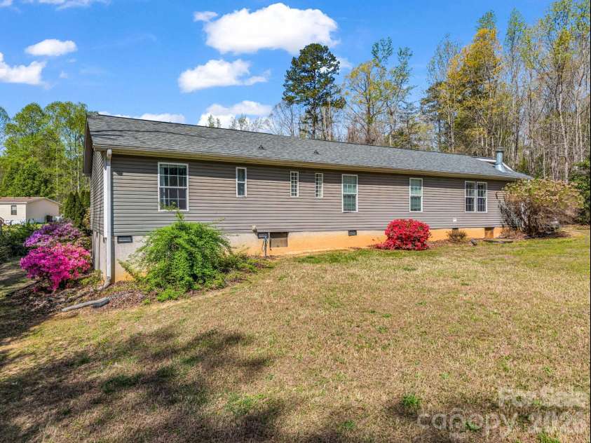 342 Lee Cudd Road, Rutherfordton, NC 28139.  MLS# CAR4344516, YatesRealty ID 13561. Huge Back Yard