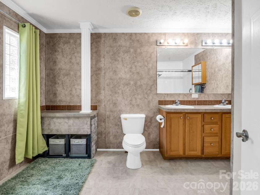 342 Lee Cudd Road, Rutherfordton, NC 28139.  MLS# CAR4344516, YatesRealty ID 13561. Primary En-suite Bath