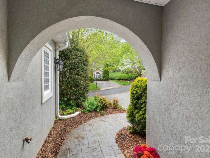 57 Stonebridge Drive, Asheville, NC 28805.  MLS# CAR4216613, YatesRealty ID 13561. 