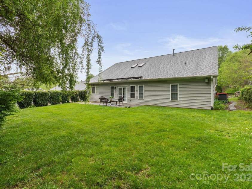 57 Stonebridge Drive, Asheville, NC 28805.  MLS# CAR4216613, YatesRealty ID 13561. 