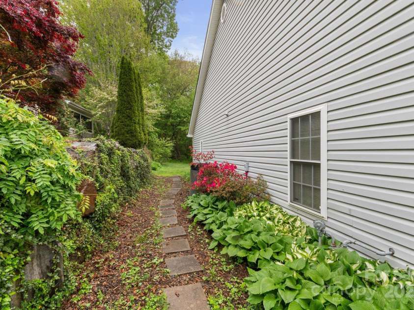 57 Stonebridge Drive, Asheville, NC 28805.  MLS# CAR4216613, YatesRealty ID 13561. 