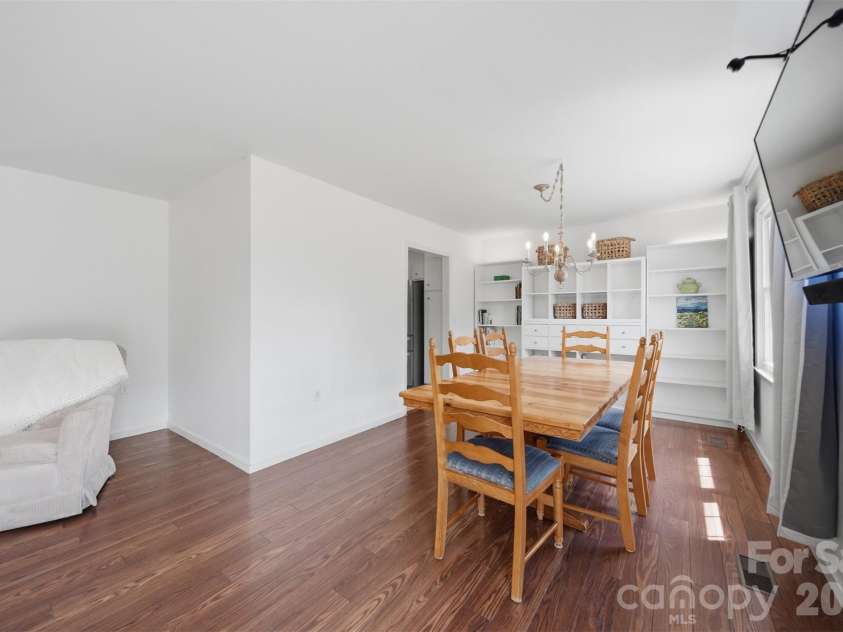 1730 Hamilton Street, Hickory, NC 28602.  MLS# CAR4368375, YatesRealty ID 13562. Dining area