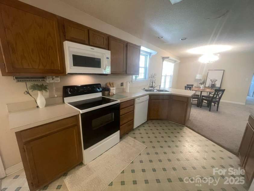 2645 Old US 70 Road, Cleveland, NC 27013.  MLS# CAR4251624, YatesRealty ID 13562. Kitchen