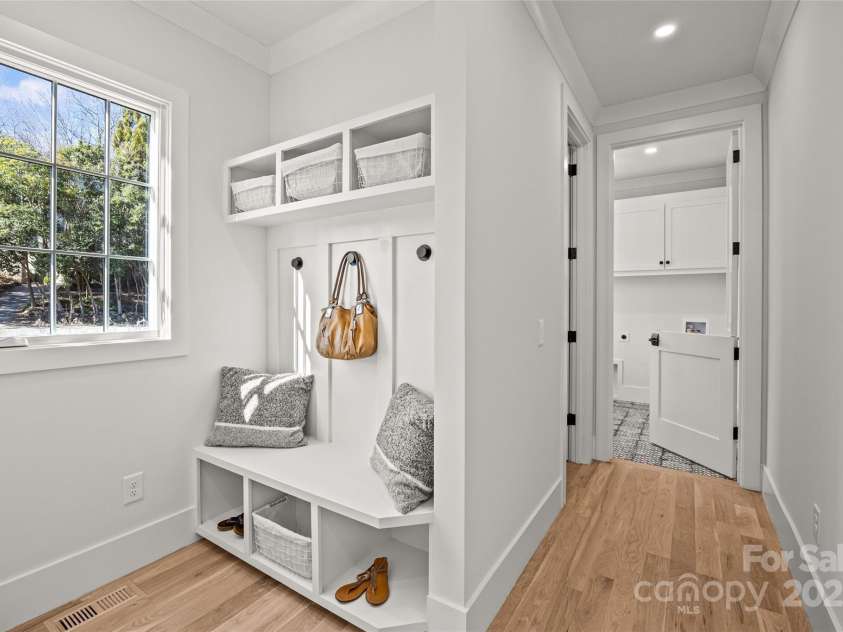 1603 Tippah Park Court, Charlotte, NC 28205.  MLS# CAR4332608, YatesRealty ID 13566. Mud/Drop Zone