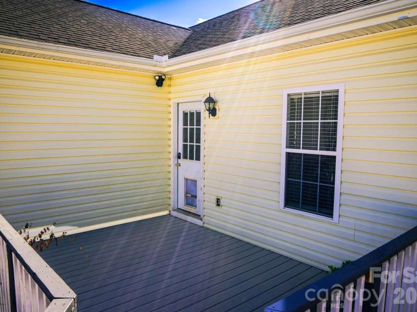 1009 Preston Drive, Lowell, NC 28098.  MLS# CAR4357037, YatesRealty ID 13567. 