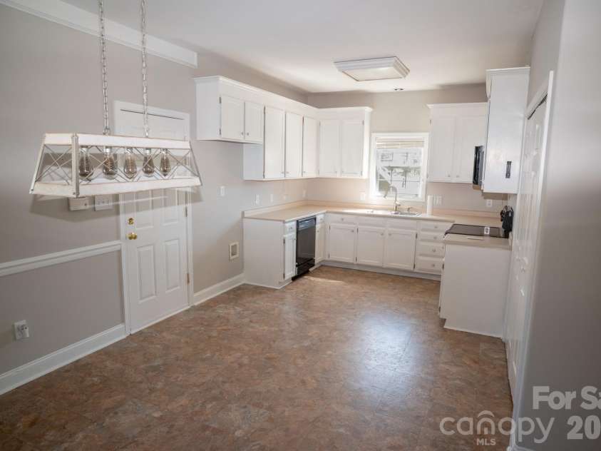 1009 Preston Drive, Lowell, NC 28098.  MLS# CAR4357037, YatesRealty ID 13567. 