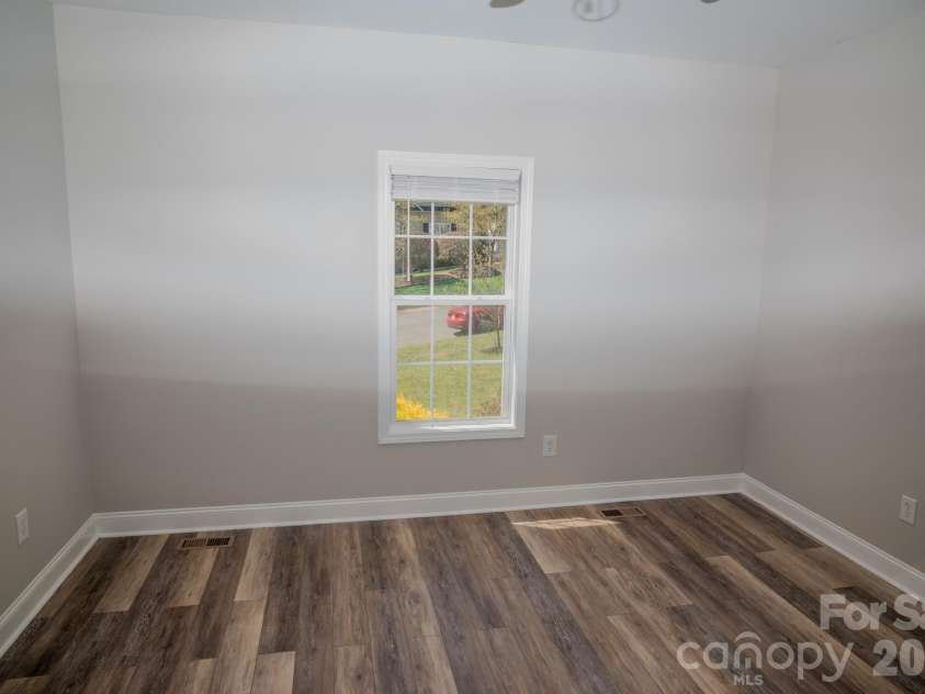 1009 Preston Drive, Lowell, NC 28098.  MLS# CAR4357037, YatesRealty ID 13567. 