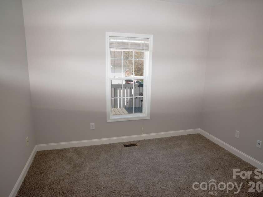 1009 Preston Drive, Lowell, NC 28098.  MLS# CAR4357037, YatesRealty ID 13567. 