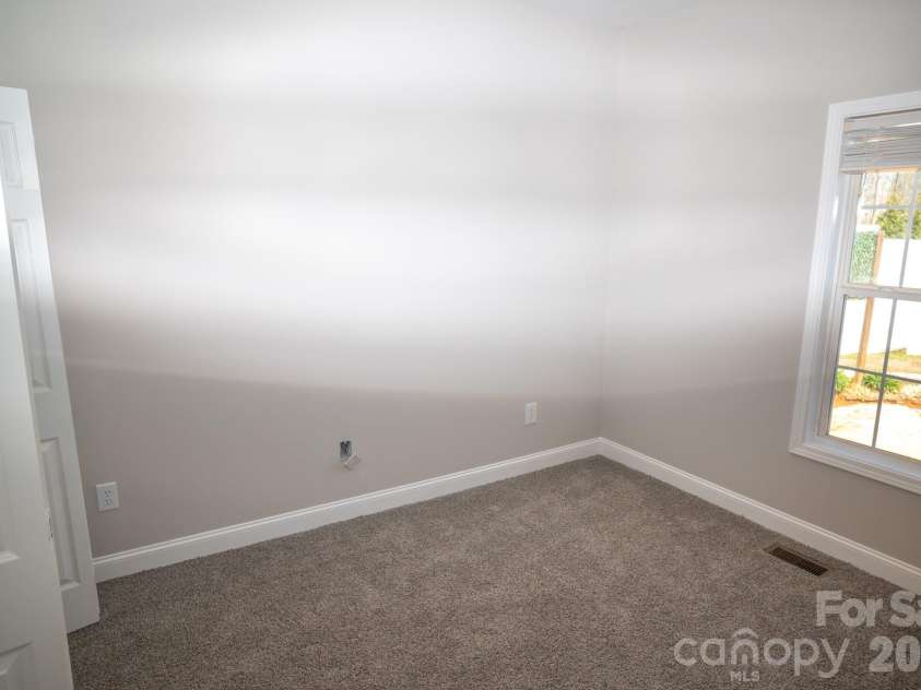 1009 Preston Drive, Lowell, NC 28098.  MLS# CAR4357037, YatesRealty ID 13567. 