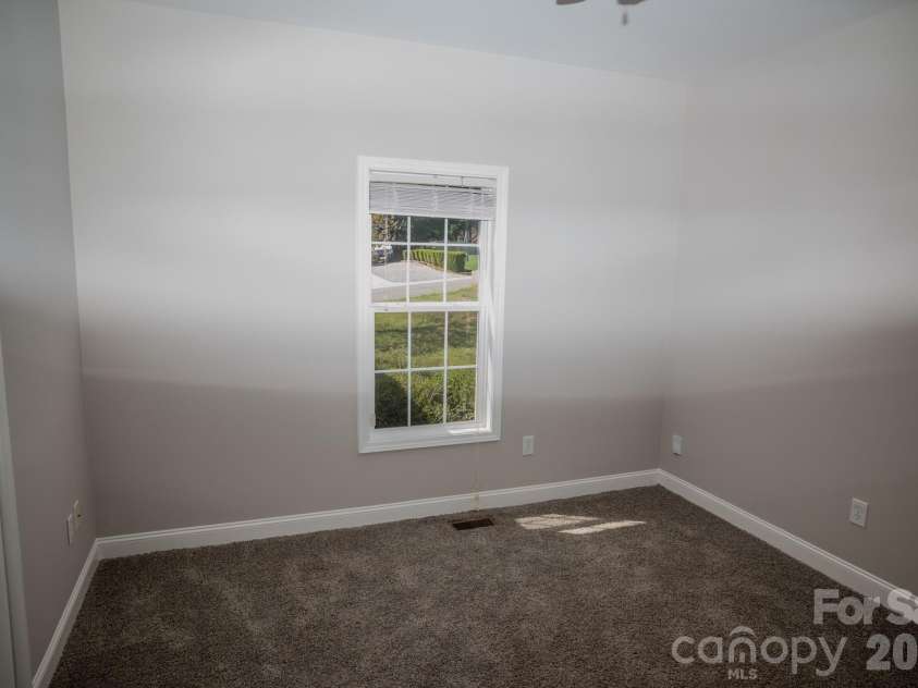 1009 Preston Drive, Lowell, NC 28098.  MLS# CAR4357037, YatesRealty ID 13567. 
