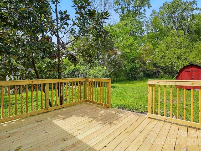 3221 Cosby Place, Charlotte, NC 28205.  MLS# CAR4240155, YatesRealty ID 13567. New back deck