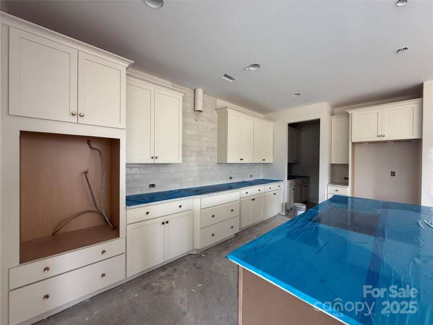 2210 Camber Drive, Gastonia, NC 28054.  MLS# CAR4223870, YatesRealty ID 13569. Kitchen