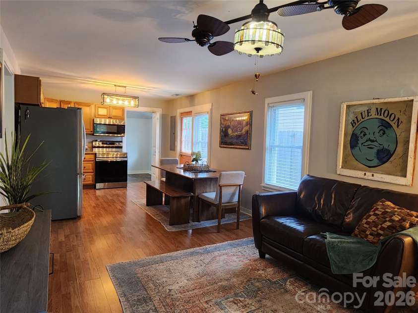 71 Fifth Avenue, Asheville, NC 28806.  MLS# CAR4290691, YatesRealty ID 13569. 