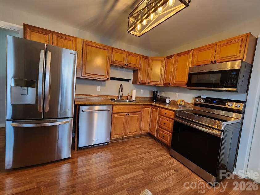 71 Fifth Avenue, Asheville, NC 28806.  MLS# CAR4290691, YatesRealty ID 13569. 