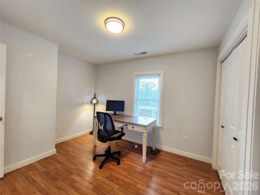 71 Fifth Avenue, Asheville, NC 28806.  MLS# CAR4290691, YatesRealty ID 13569. 