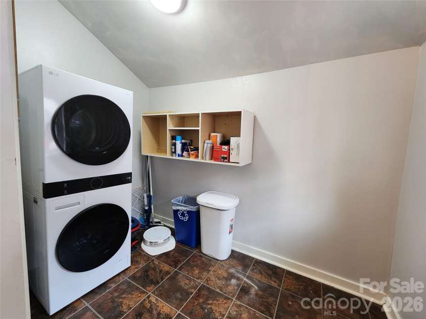 71 Fifth Avenue, Asheville, NC 28806.  MLS# CAR4290691, YatesRealty ID 13569. 