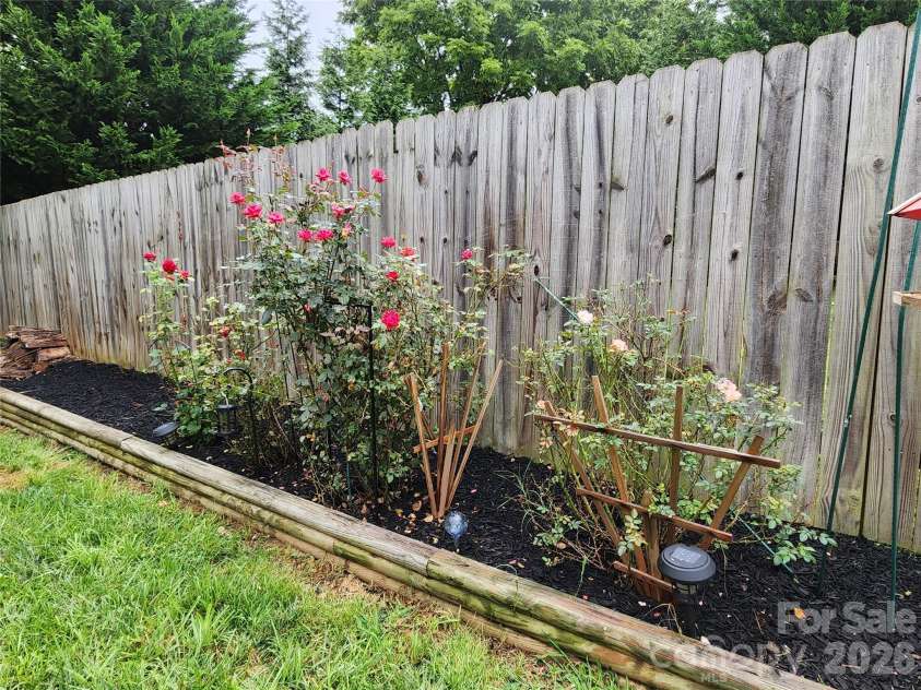 71 Fifth Avenue, Asheville, NC 28806.  MLS# CAR4290691, YatesRealty ID 13569. 
