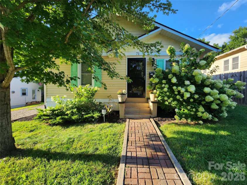 71 Fifth Avenue, Asheville, NC 28806.  MLS# CAR4290691, YatesRealty ID 13569. 