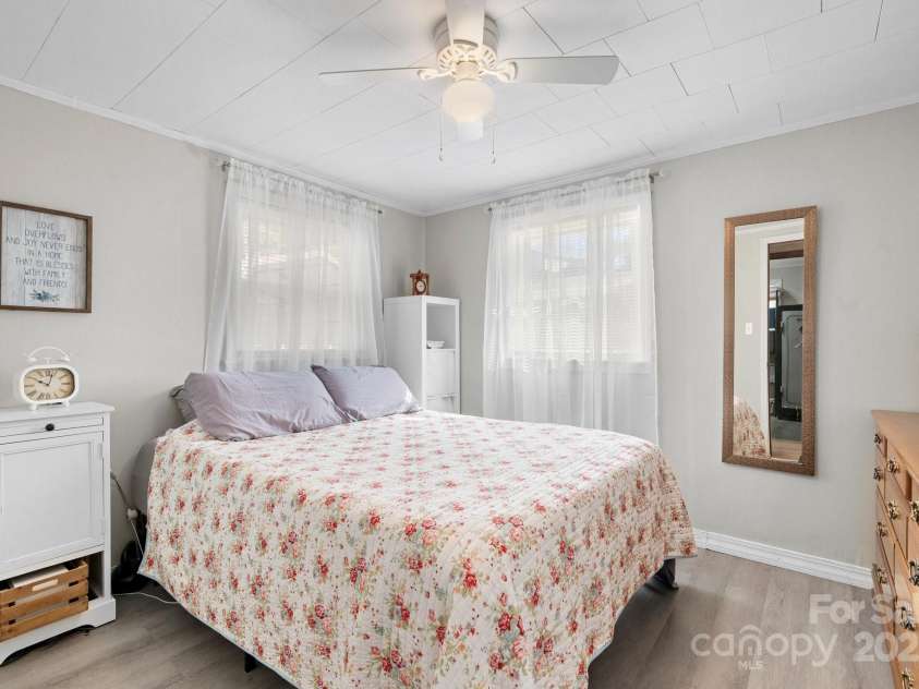 4196 Mountain View Circle, Lenoir, NC 28645.  MLS# CAR4227703, YatesRealty ID 1357. 