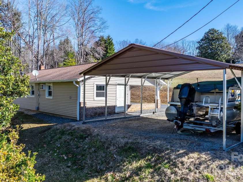 4196 Mountain View Circle, Lenoir, NC 28645.  MLS# CAR4227703, YatesRealty ID 1357. 