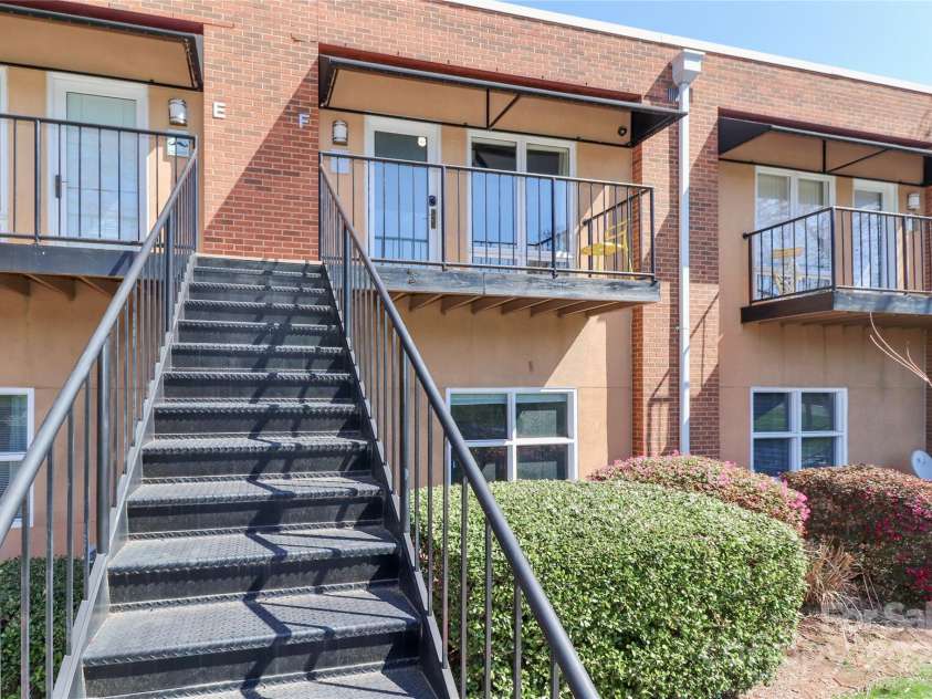 452 Main Street, Davidson, NC 28036.  MLS# CAR4233855, YatesRealty ID 13570. 