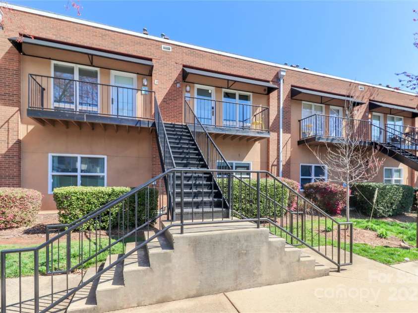 452 Main Street, Davidson, NC 28036.  MLS# CAR4233855, YatesRealty ID 13570. 