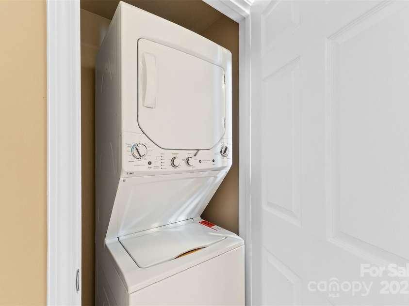 405 7th Street, Charlotte, NC 28202.  MLS# CAR4295582, YatesRealty ID 13571. 