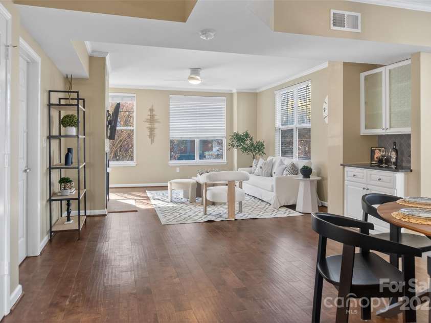 405 7th Street, Charlotte, NC 28202.  MLS# CAR4295582, YatesRealty ID 13571. 