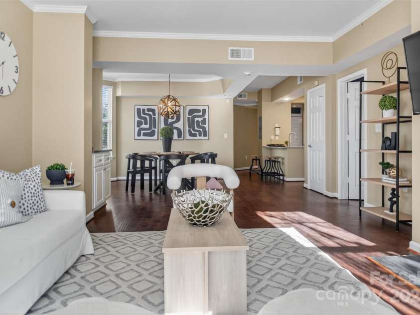 405 7th Street, Charlotte, NC 28202.  MLS# CAR4295582, YatesRealty ID 13571. 