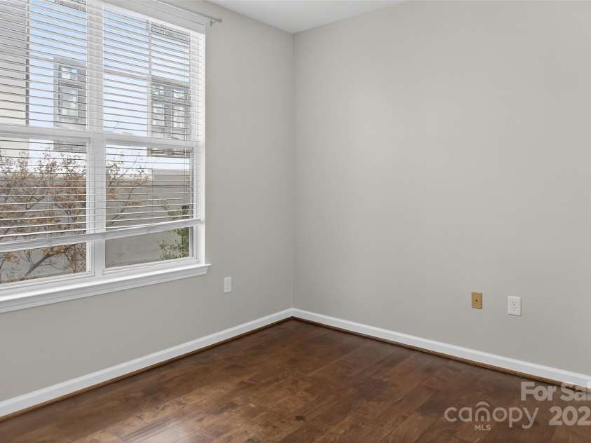 405 7th Street, Charlotte, NC 28202.  MLS# CAR4295582, YatesRealty ID 13571. 