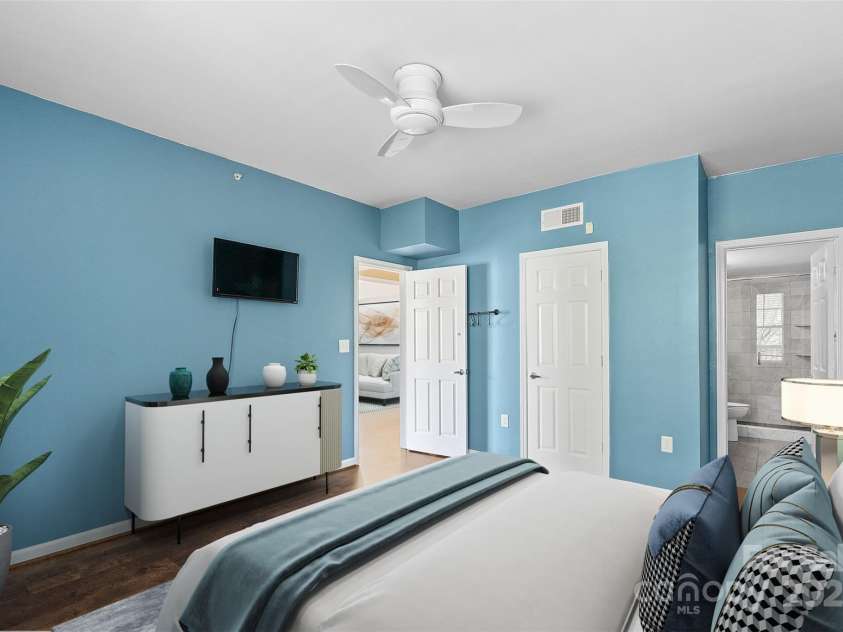 405 7th Street, Charlotte, NC 28202.  MLS# CAR4295582, YatesRealty ID 13571. Virtually staged 