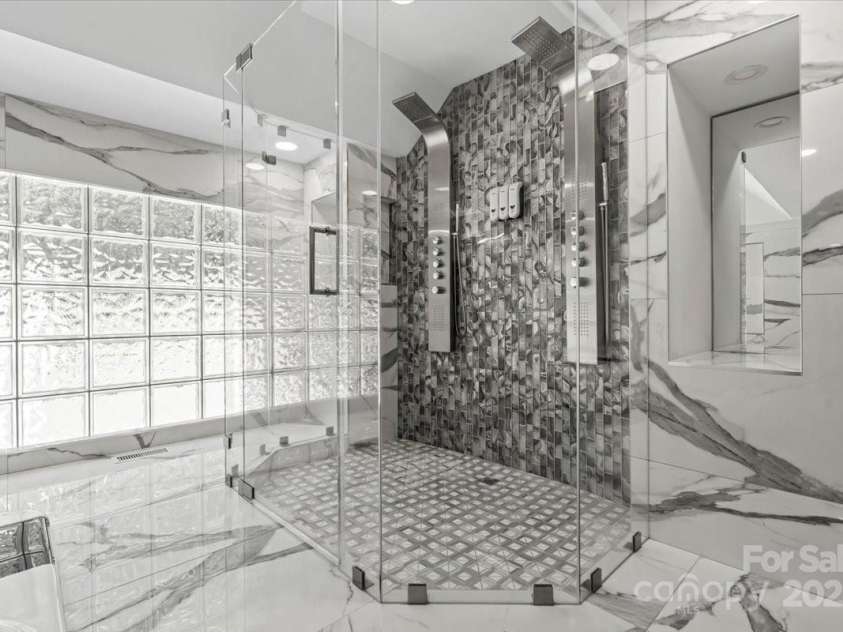 4129 Carnoustie Lane, Charlotte, NC 28210.  MLS# CAR4278123, YatesRealty ID 13572. 