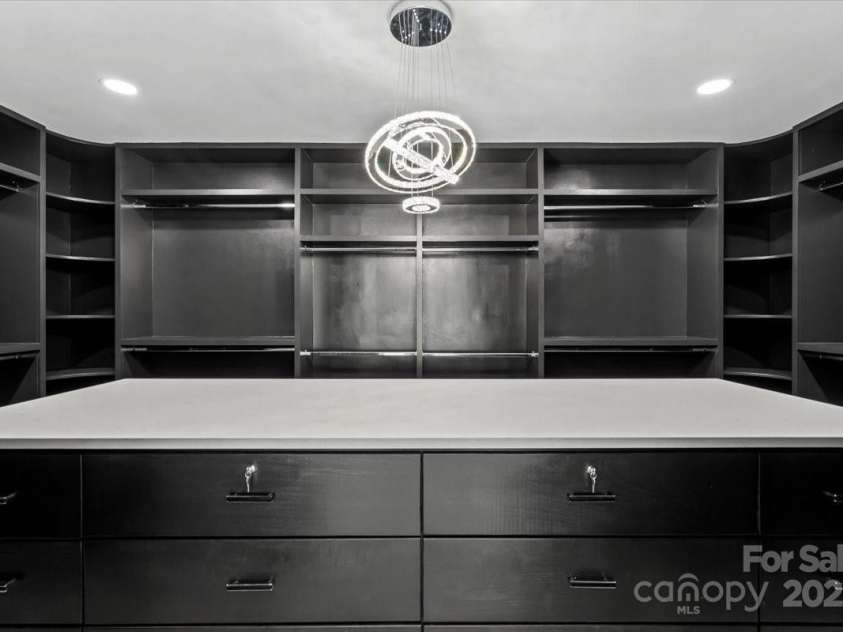 4129 Carnoustie Lane, Charlotte, NC 28210.  MLS# CAR4278123, YatesRealty ID 13572. 